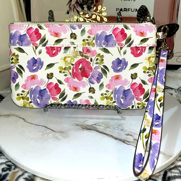 NWOT Nanette Lepore Floral Tech Wristlet - Picture 13 of 14